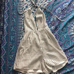 NWT fashion nova backless romper- size small
